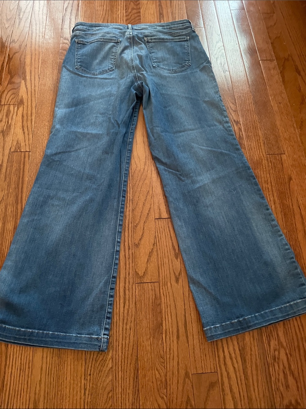 NYDJ Medium Wash Flare Leg Trousers Jeans Sz 12 - Picture 2 of 11